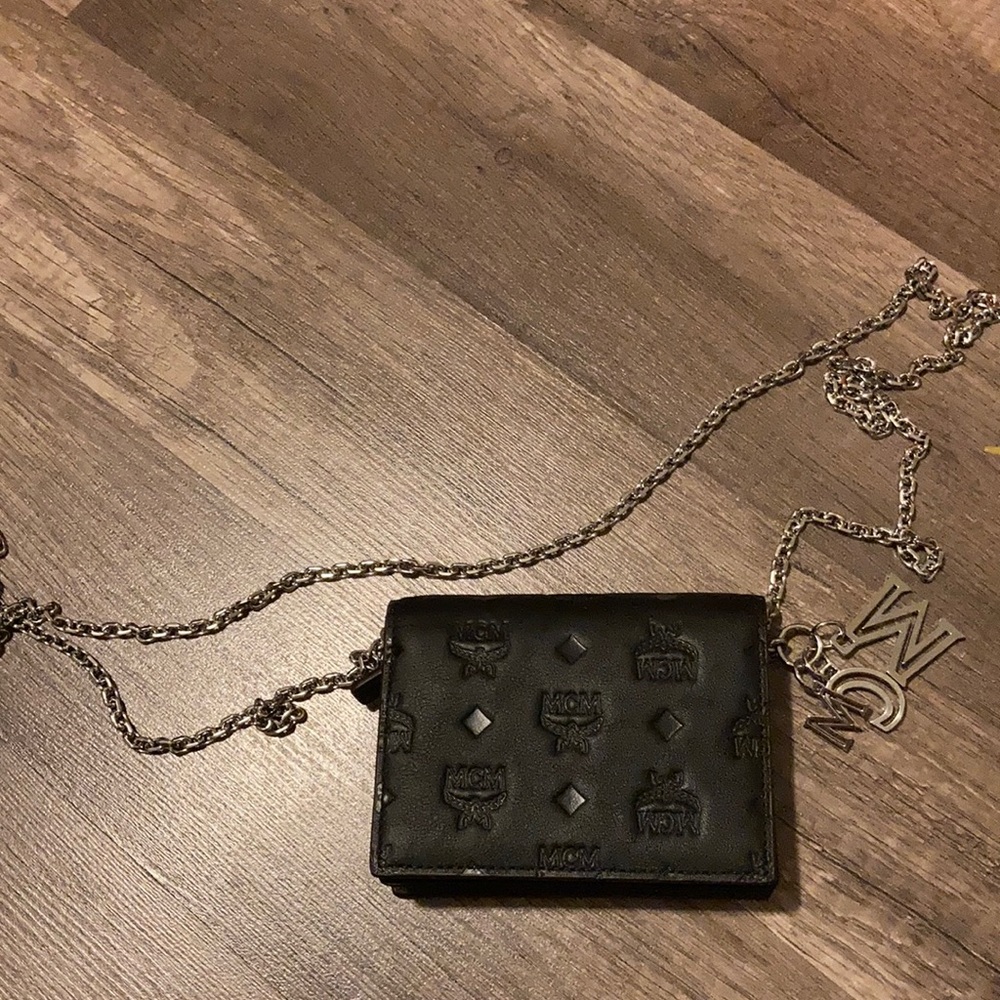 MCM wallet on a chain